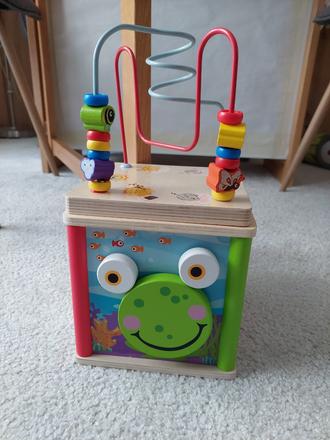 Detske hlavolamy v kocke,