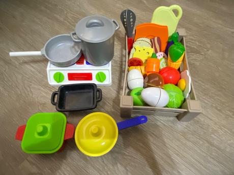 Drevenna kuchynka s prislusenstvom, 