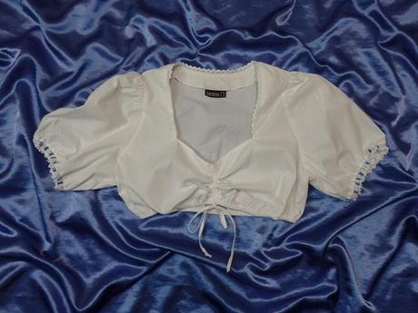 Kvalitná krojová blúzka, 46