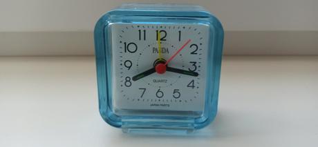 Retro budík quartz,