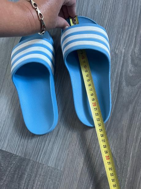 Šľapkky adidas, adidas,35