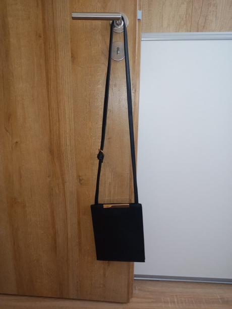 Malá kabelka, reserved