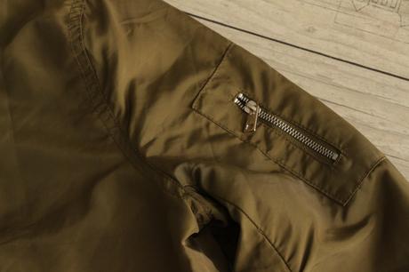 Tmavozelená bomberka, stradivarius,s