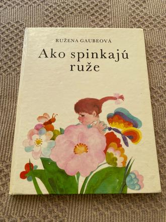 Krásna stará retro rozprávka ako spinkajú ruže,