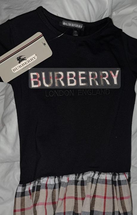 Znackove satocky, burberry,104