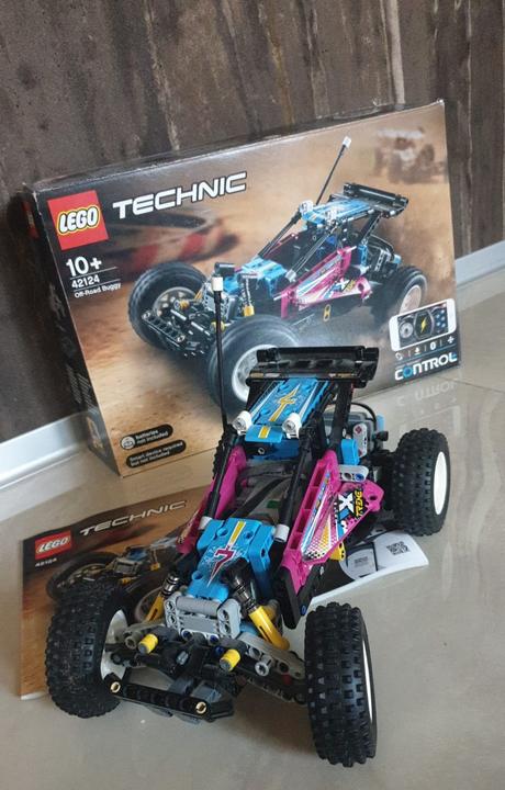 Lego technic 42124   terénna bugina   top stav, 