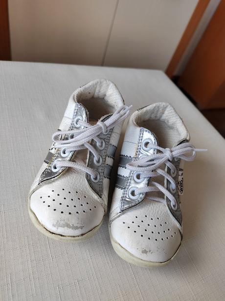 Tenisky wanda bielo-strieborné v.21, wanda,21