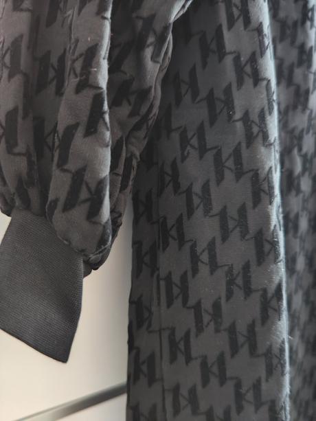 Karl lagerfeld originál monogram luxusné kvalitné, m