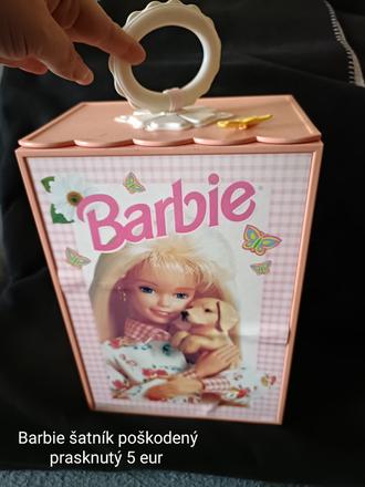 Retro bárbie šatník,