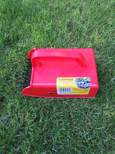 Hrabličky na zber čučoriedok,