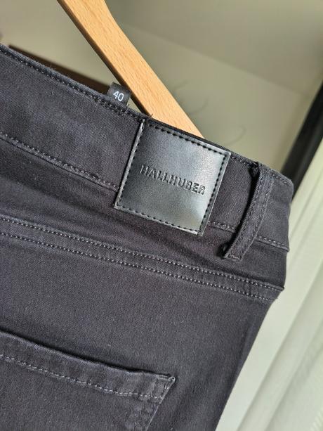 Hallhuber čierne elastické rifle s vysokým pásom, l