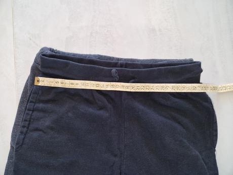 Tepláky, v. 152, 152