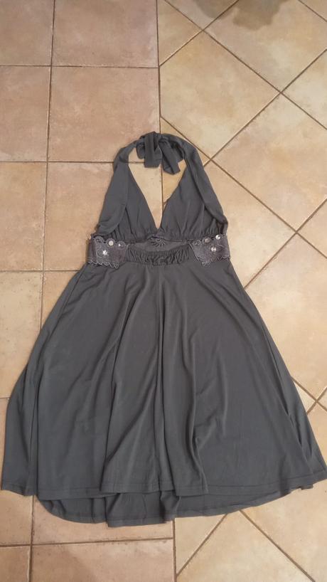 Krásne šaty s krajkou, m