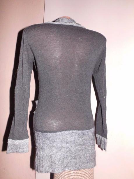 Zaujímavý dlhší pulover, s