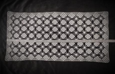 Biely háčkovaný obrus/háčkovaná dečka,