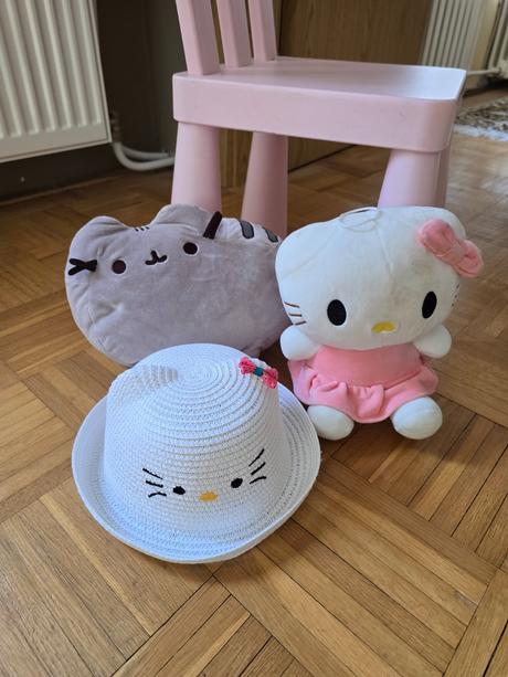 Helo kity klobuk, 