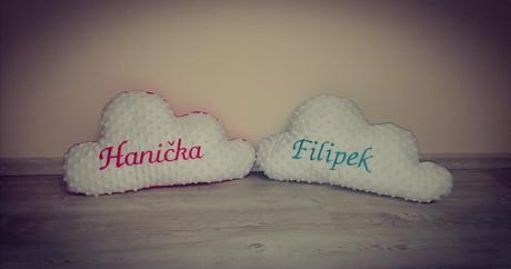 Vankúš obláčik s menom, šírka (cm): 45,dĺžka (cm): 30