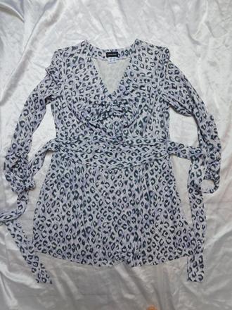 Luxusne velmi pekne šaty, 42