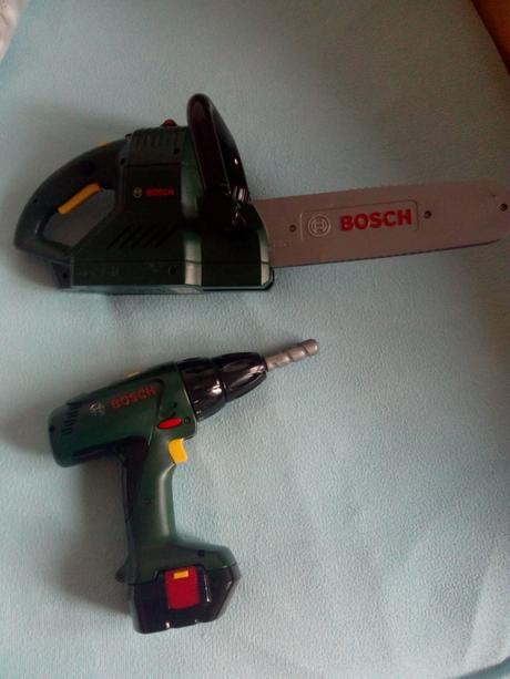 Bosch píla a skrutkovač,