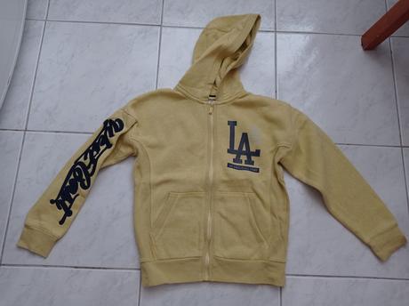 Balík oblečenia-mikiny, 122–134