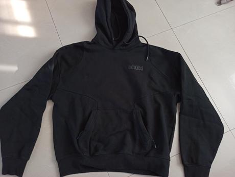 Hrubšia čierna mikina cropp, m