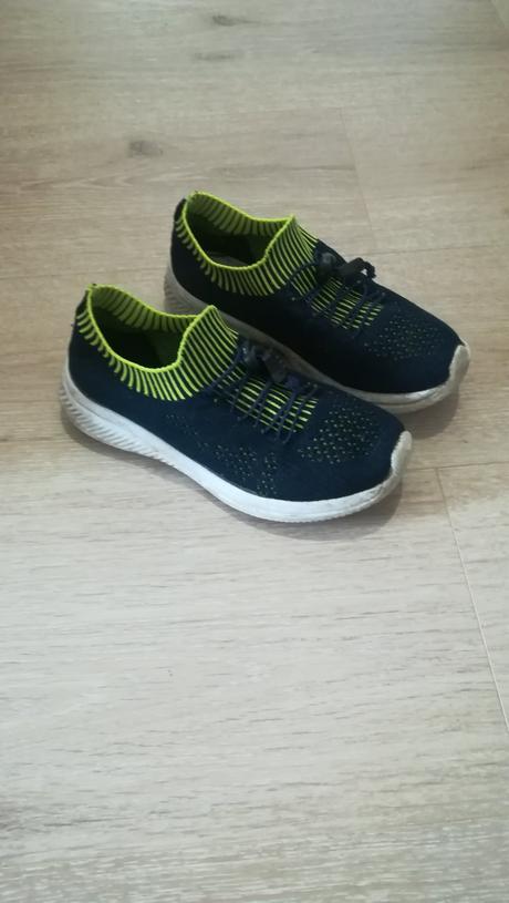 Lahučké tenisky, 30