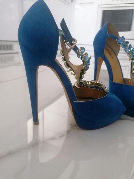 Nádherné sandálky, 36