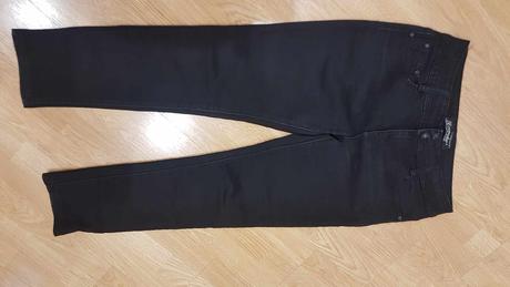 Čierne rifle v. l, dromedar,l