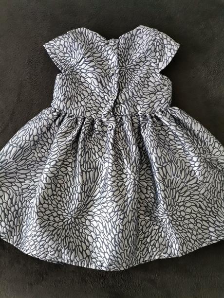 Slávnostné šaty, 92