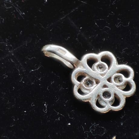 Strieborný prívesok,