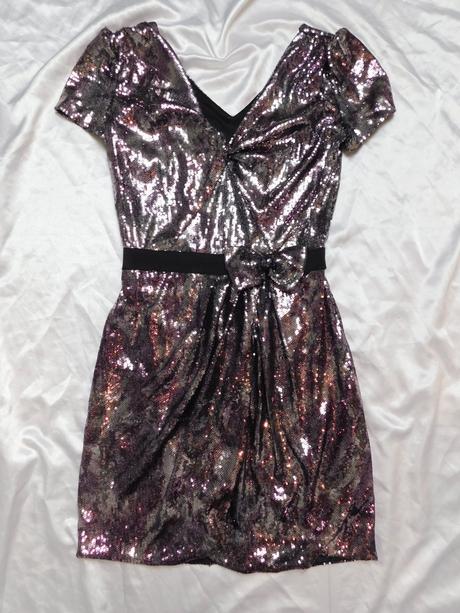 Pekne flitrovane šaty, 38