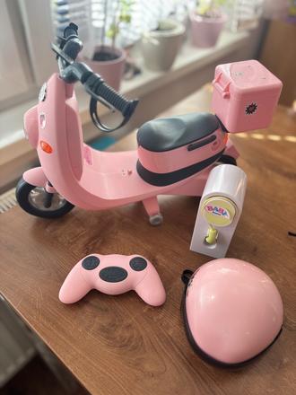 Motorka s prilbou baby born,