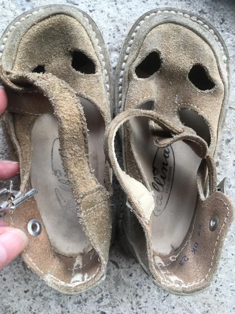 Kožené sandálky č.23, 23