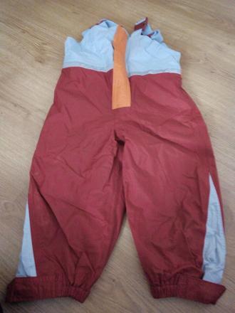 Nohavice do dažďa, 98