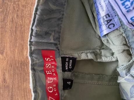 Detske kratasy guess, guess,110
