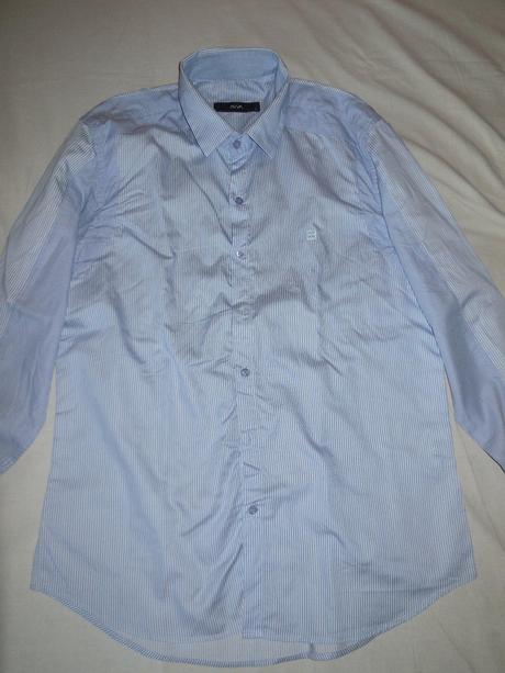 Slabomodrá košeľa, l