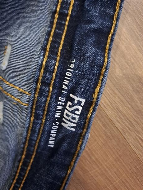 Chlapcenske kratase, fishbone,m