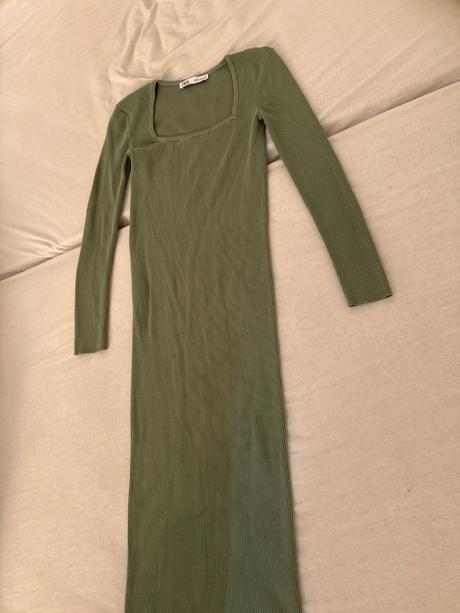 Vrubkovane saty zara, zara,m
