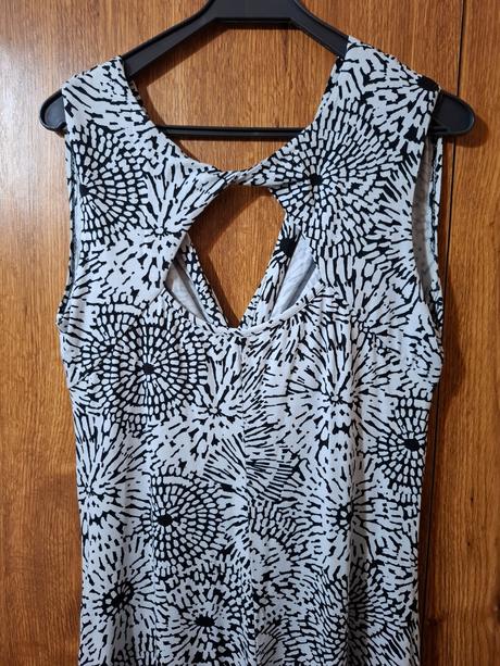 Elastické šaty, 42