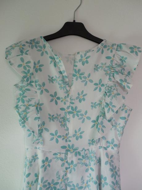 Kvietkované šaty, 36