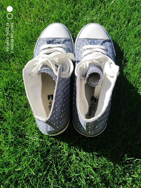 Hviezdičkové tenisky, 39