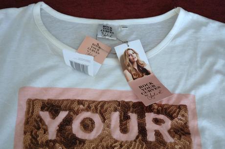 Štýlové biele tričko s flitrovým nápisom, 4xl