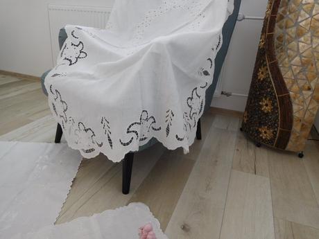 Obrus ručne vyšívaný biely,