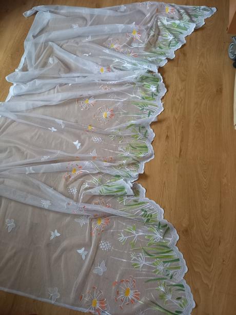 Záclona 294cm x 137cm, 