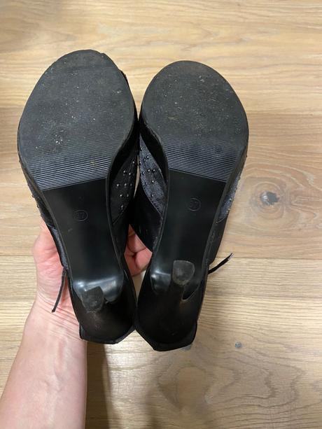 Spolocenske topanky, 37