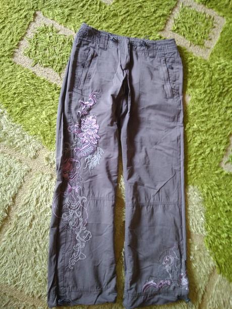 Zaujímavé tenké nohavice, river island,158