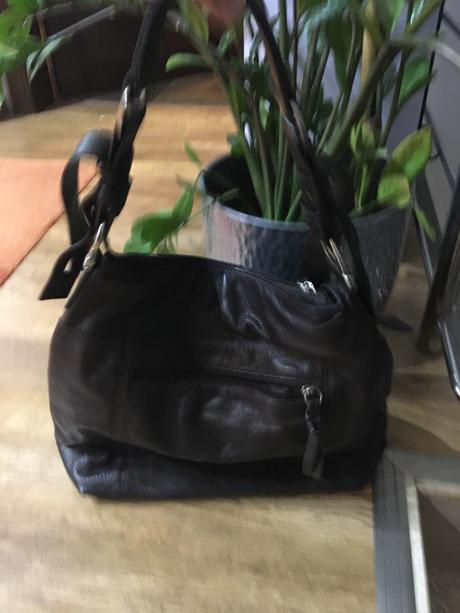 Celokožena kabelka,