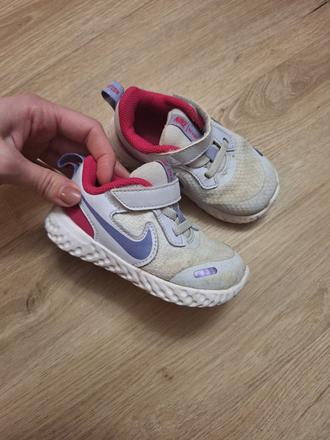 Dievčenské tenisky, nike,23