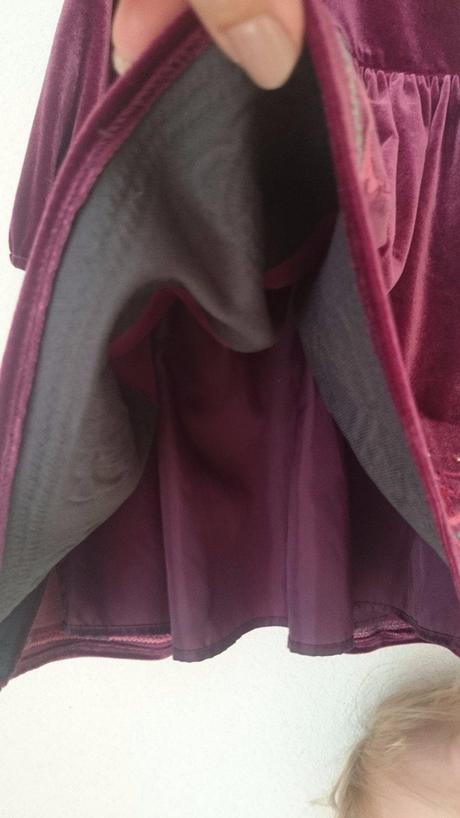 Šaty zamatové, marks & spencer,86