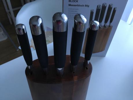 Stojan s piatimi nožmi ako nové, 